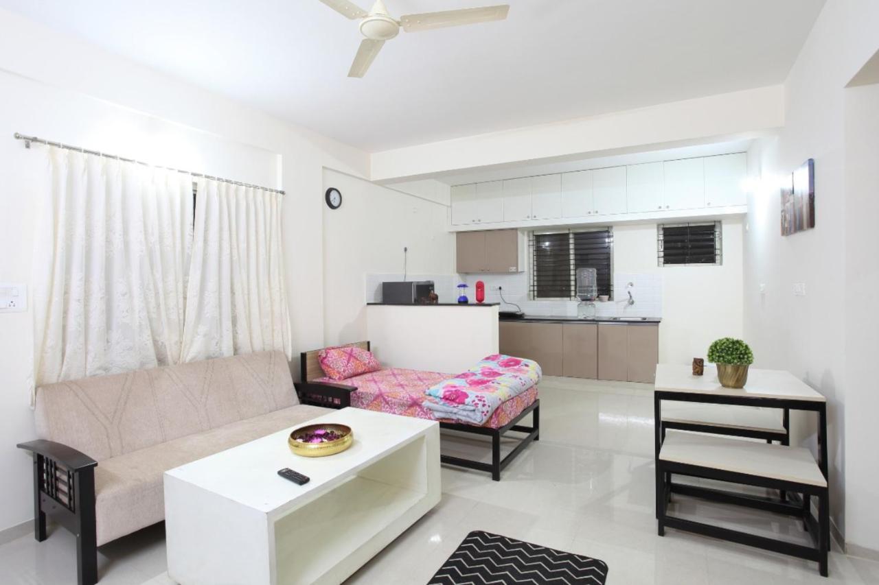 Qualtems Guest House-With Ac Options Bangalore Exterior foto